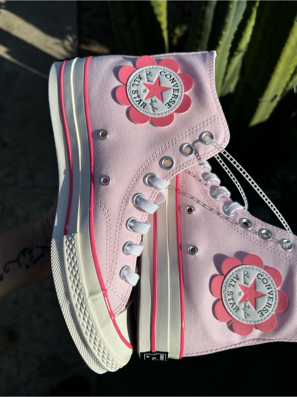 Women’s Converse Pink Floral Chuck 70 High Top Sneakers 8.5 - Picture 8 of 10